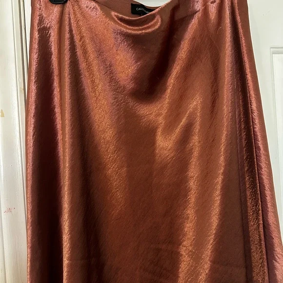 Women's Metallic Skirt - Red - Picture 5 of 6